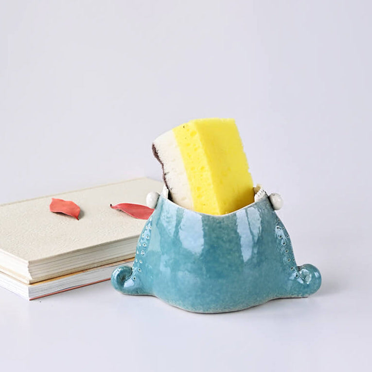 How to Keep Your Kitchen Sink Clean and Organised (With a Ceramic Sponge Holder)