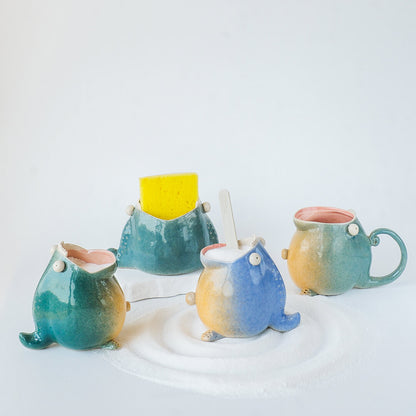 Ceramic salt cellar easy to access while cooking