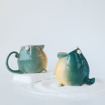 Easy to clean ceramic salt jar
